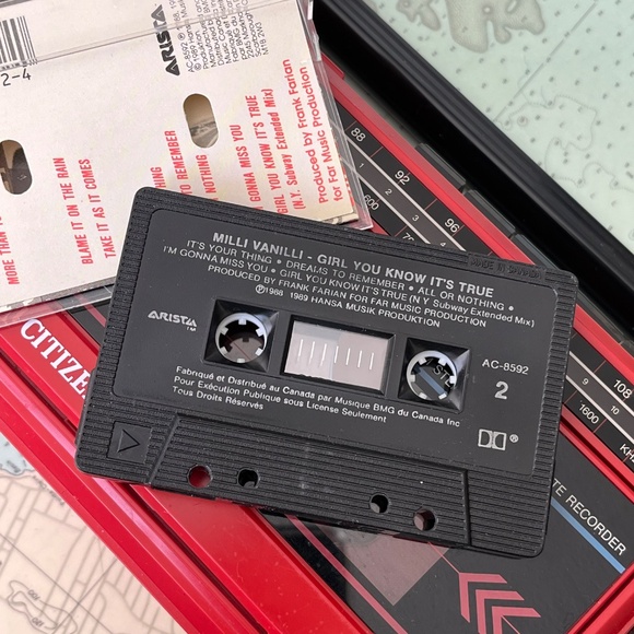 Vintage 1989 Milli Vanilli Girl You Know It's True Cassette Tape - Picture 4 of 4